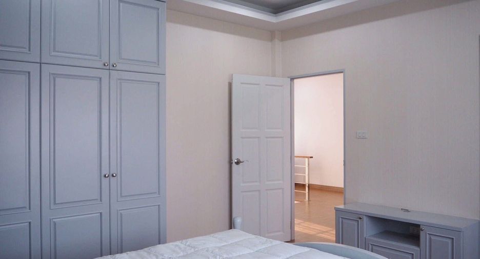 For sale and for rent 6 bedrooms villa in San Sai, Chiang Mai