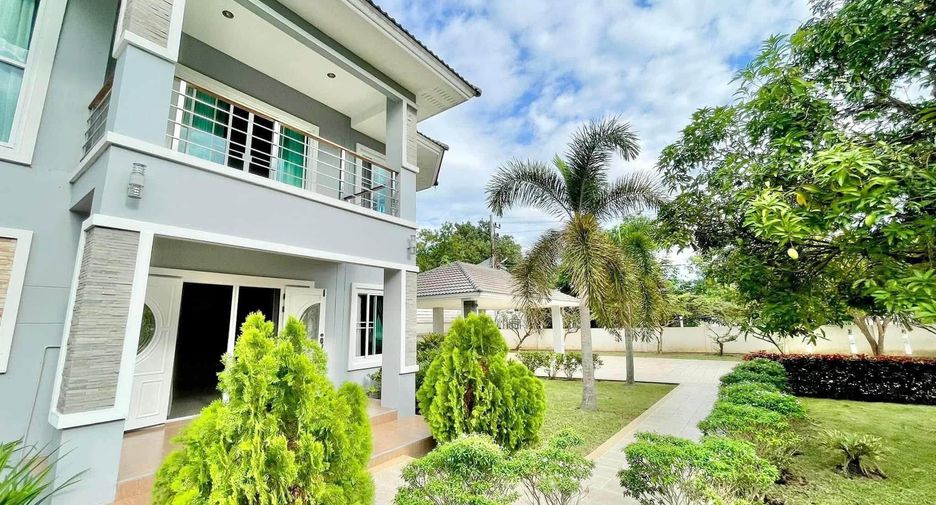 For sale and for rent 6 bedrooms villa in San Sai, Chiang Mai
