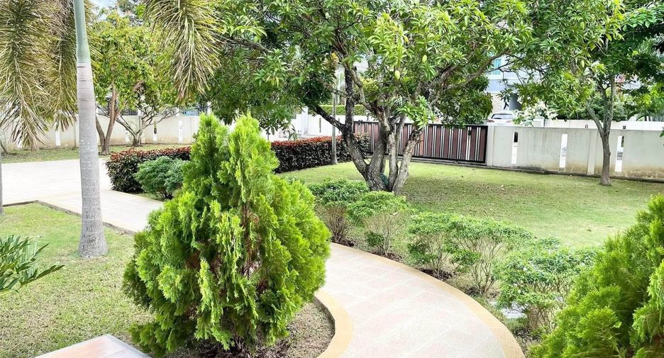 For sale and for rent 6 bedrooms villa in San Sai, Chiang Mai