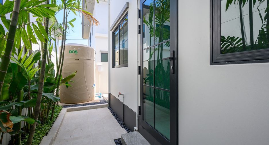 For rent 3 bedrooms house in Mueang Phuket, Phuket