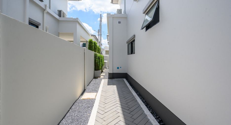 For rent 3 bedrooms house in Mueang Phuket, Phuket