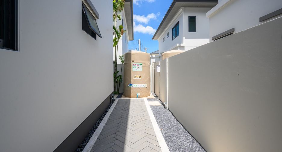 For rent 3 bedrooms house in Mueang Phuket, Phuket