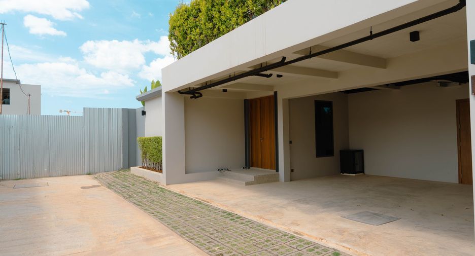 For sale 3 bedrooms villa in Thalang, Phuket
