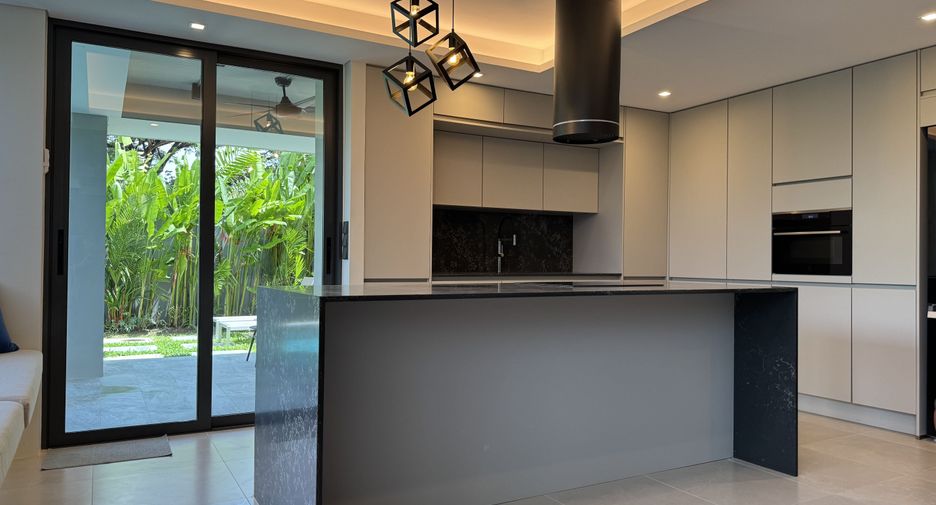 For sale 3 bedrooms villa in Thalang, Phuket