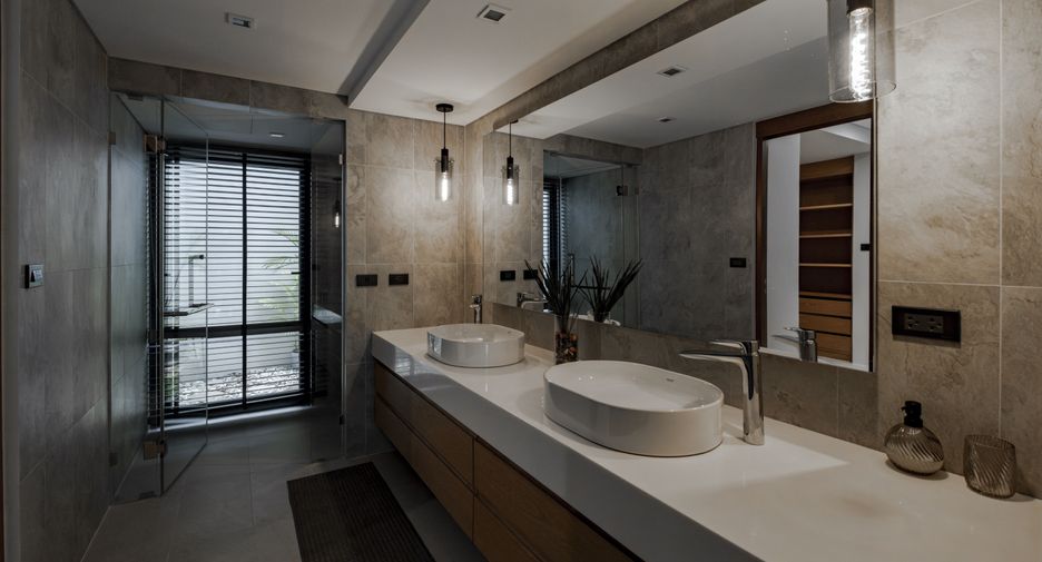 For sale 3 bedrooms villa in Thalang, Phuket