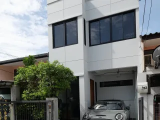 For sale 2 bedrooms house in Watthana, Bangkok