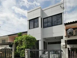 For sale 2 bedrooms house in Watthana, Bangkok