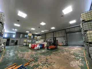 出租 仓库 在 Bang Sao Thong, Samut Prakan