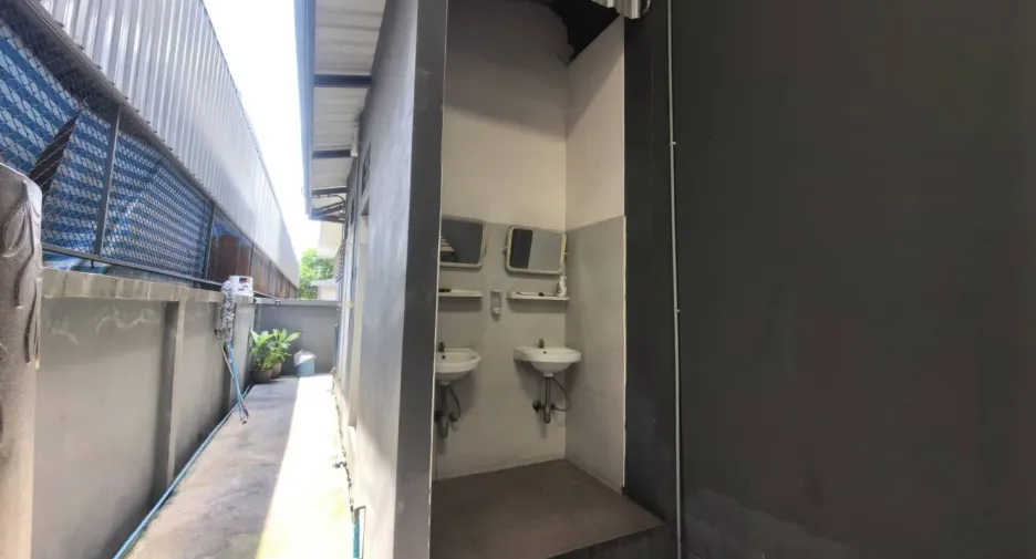出租 仓库 在 Bang Sao Thong, Samut Prakan