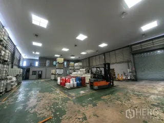 出租 仓库 在 Bang Sao Thong, Samut Prakan