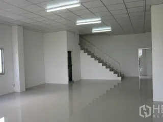 出租 仓库 在 Bang Sao Thong, Samut Prakan