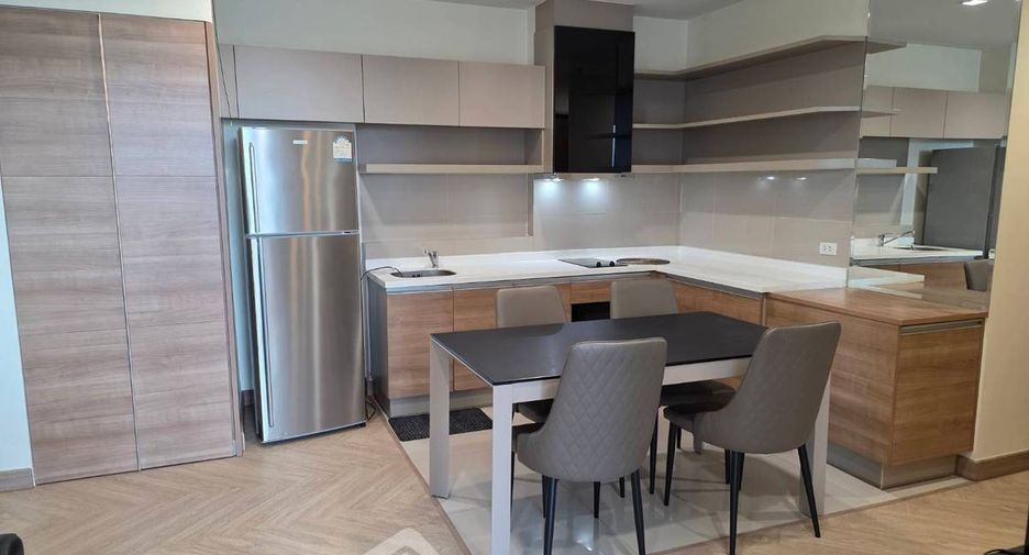 For rent 2 bedrooms condo in Phra Khanong, Bangkok