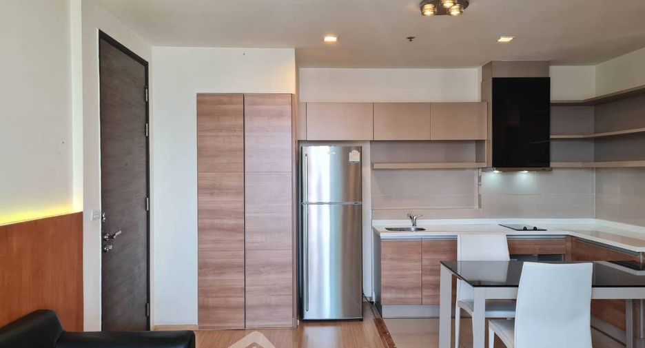 Wohnung zur Miete mit 2 Zimmer in Phra Khanong, Bangkok