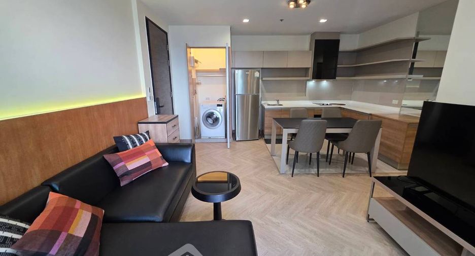 For rent 2 bedrooms condo in Phra Khanong, Bangkok