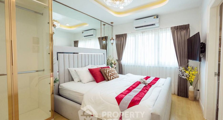 For rent and for sale 4 bedrooms townhouse in Lat Phrao, Bangkok