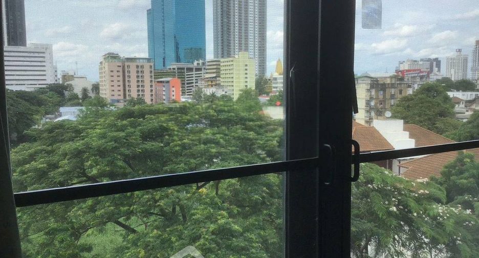 For rent 2 bedrooms condo in Watthana, Bangkok