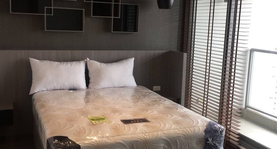For rent 2 bedrooms condo in Khlong Toei, Bangkok