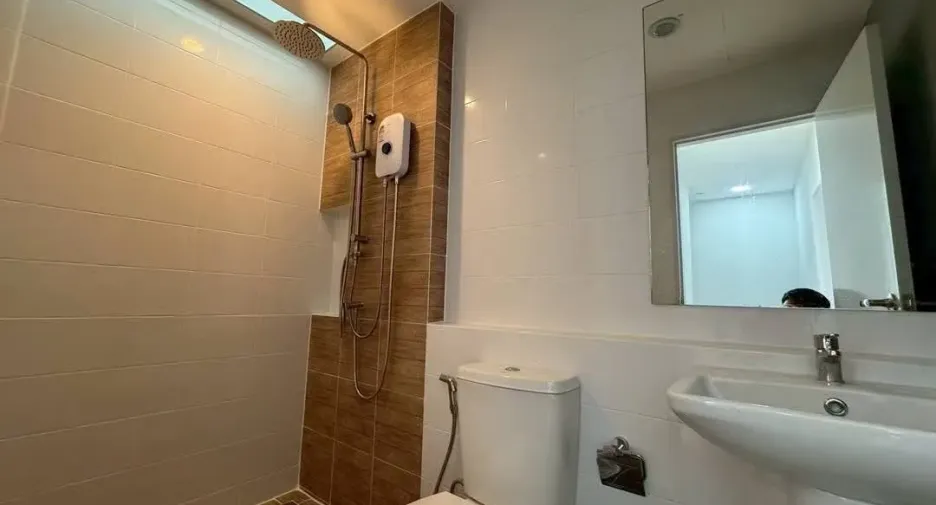 Casa en alquiler de 3 habitaciones en Bang Phli, Samut Prakan