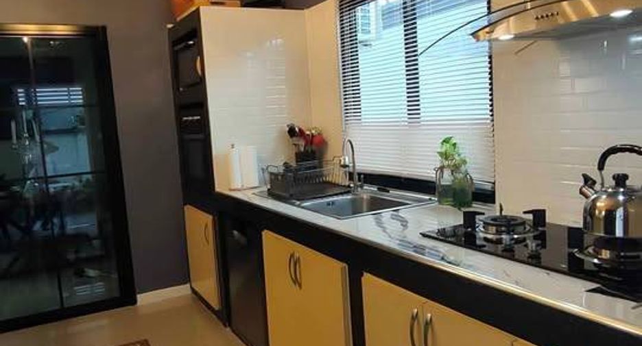 Casa en venta de 3 habitaciones en Bang Lamung, Chonburi