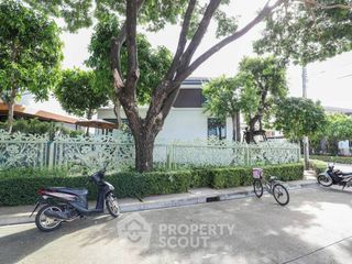 For rent and for sale 4 bedrooms house in Bang Khae, Bangkok