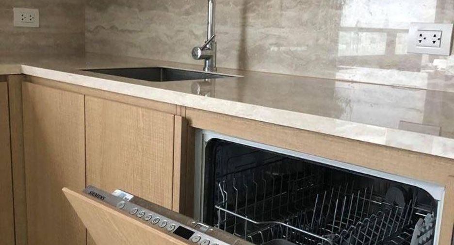 Продажа 2 спальни кондо в Сатхон, Бангкок