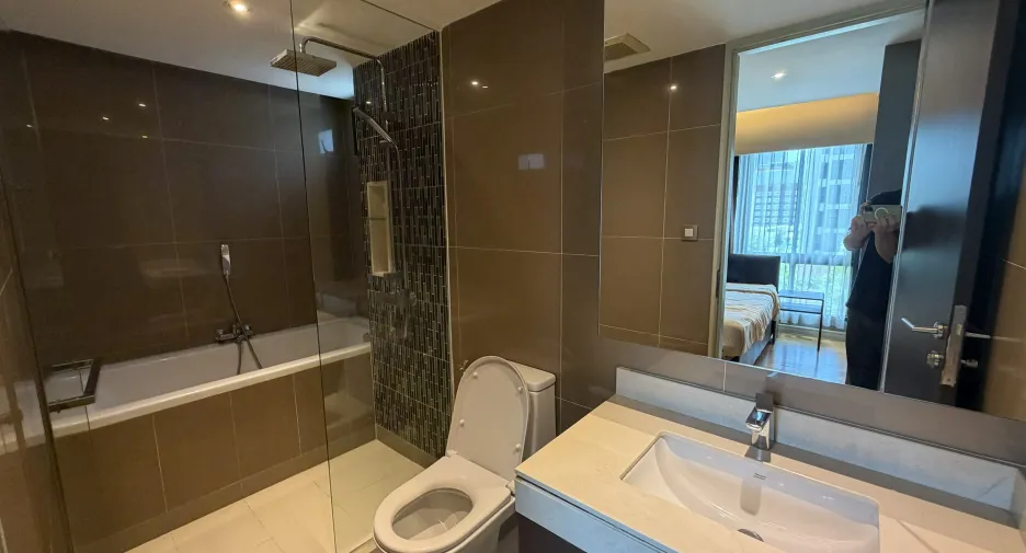Condo en alquiler de 2 habitaciones en Khlong Toei, Bangkok