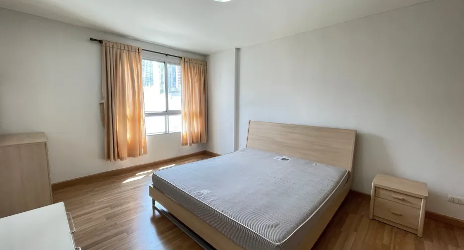 Condo en alquiler de 1 habitaciones en Khlong Toei, Bangkok