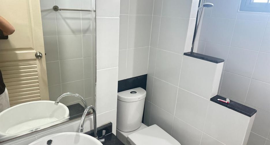Condo en alquiler de 3 habitaciones en Suan Luang, Bangkok