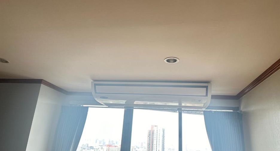 Condo en alquiler de 3 habitaciones en Suan Luang, Bangkok