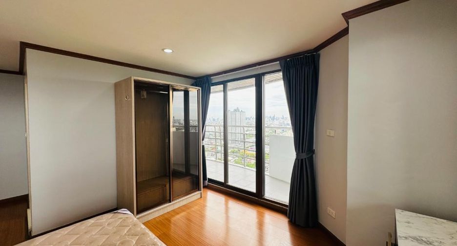 Condo en alquiler de 3 habitaciones en Suan Luang, Bangkok