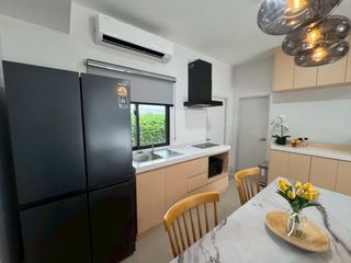 Casa adosada en alquiler de 3 habitaciones en Bang Phli, Samut Prakan