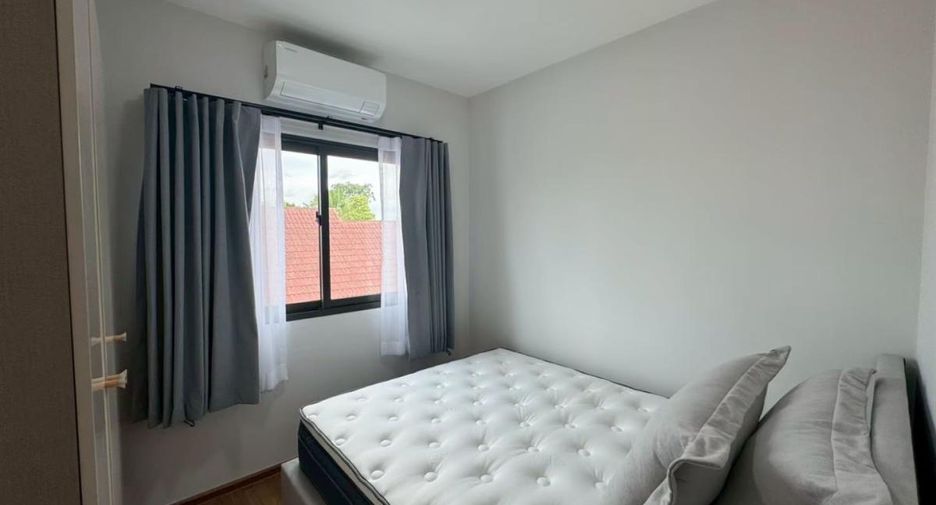 Casa adosada en alquiler de 3 habitaciones en Bang Phli, Samut Prakan