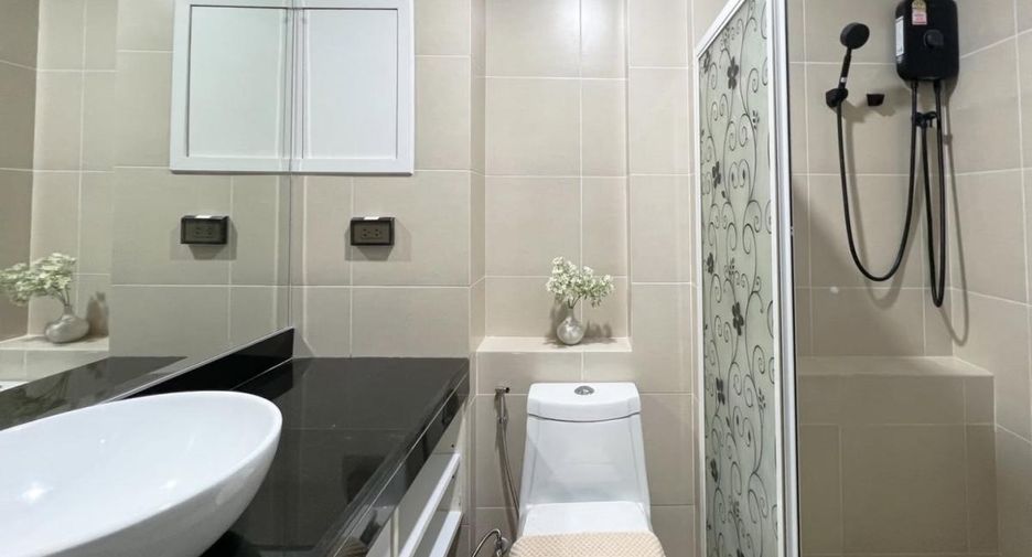 For sale 1 Beds condo in Wang Thonglang, Bangkok