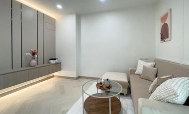 For sale 1 Beds condo in Wang Thonglang, Bangkok