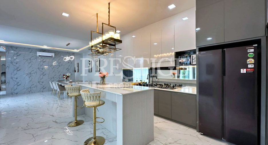 For sale 3 ベッドルーム house in Na Jomtien, Pattaya