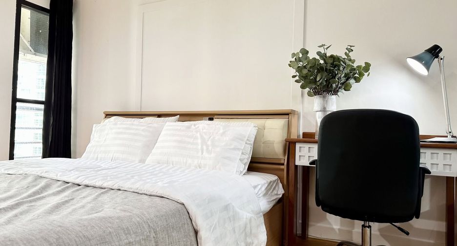 For rent studio condo in Pathum Wan, Bangkok