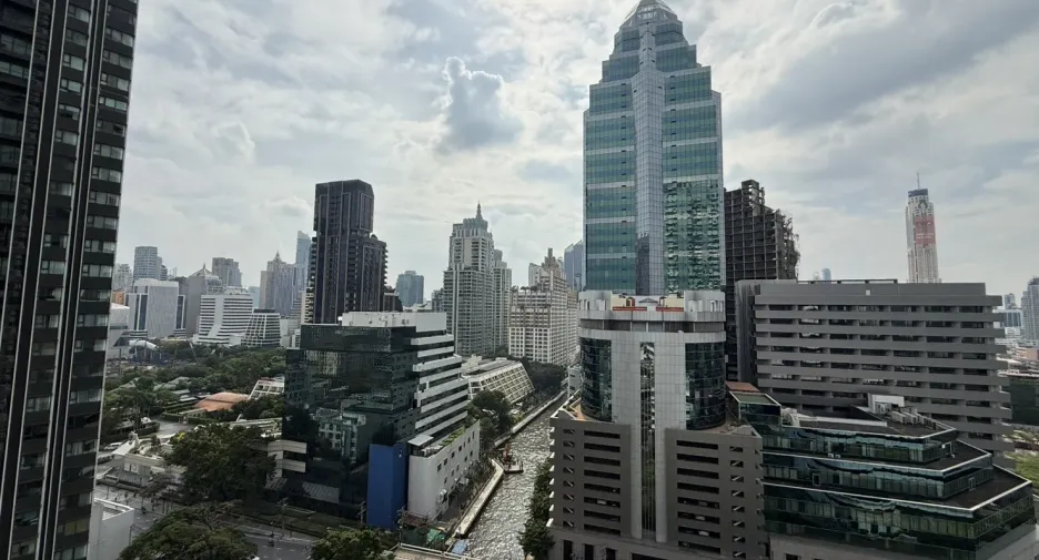 For rent 2 bedrooms condo in Watthana, Bangkok