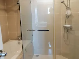 For rent 2 bedrooms condo in Huai Khwang, Bangkok