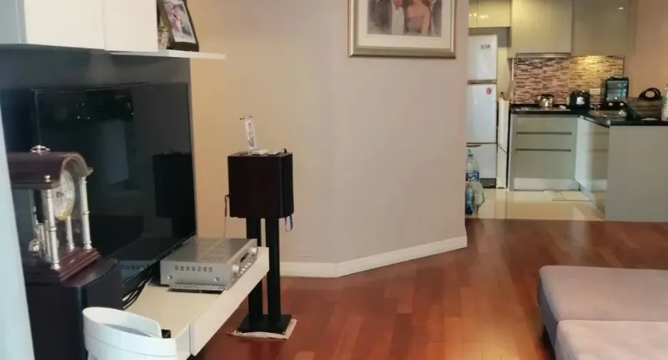 Condo en alquiler de 2 habitaciones en Huai Khwang, Bangkok