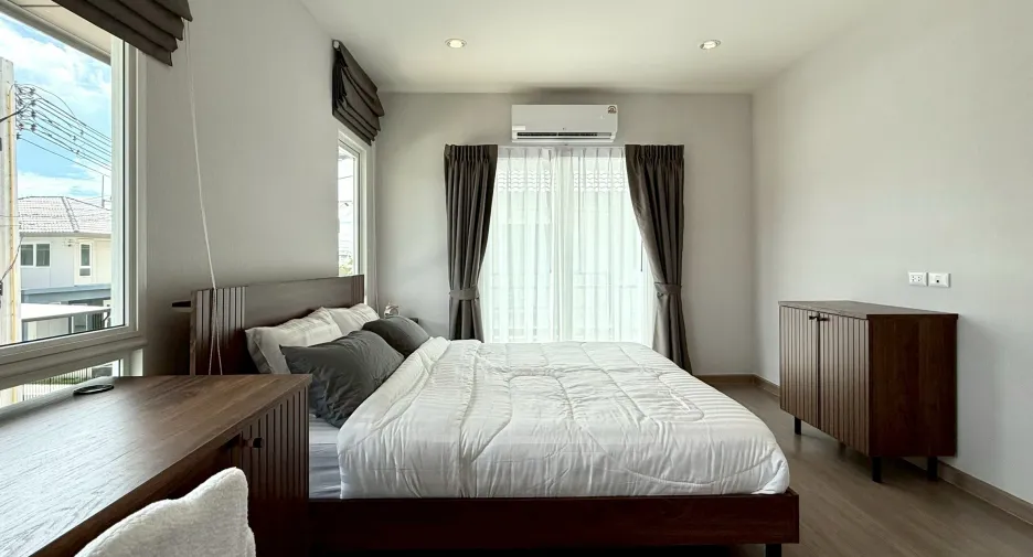 For rent 4 bedrooms house in Mueang Phuket, Phuket