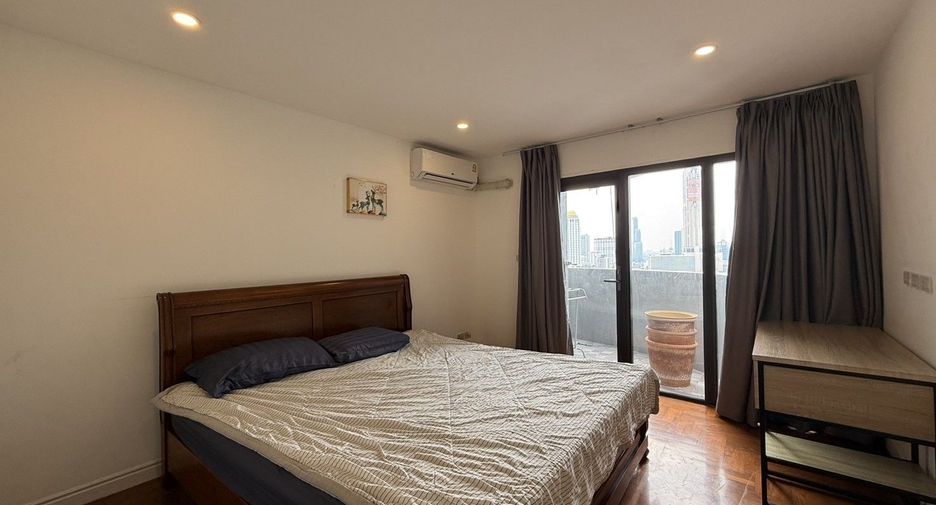 For rent 2 ベッドルーム condo in Watthana, Bangkok