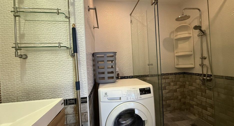 For rent 2 ベッドルーム condo in Watthana, Bangkok