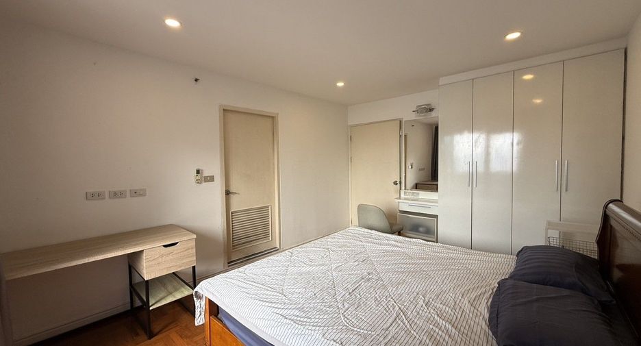 For rent 2 ベッドルーム condo in Watthana, Bangkok