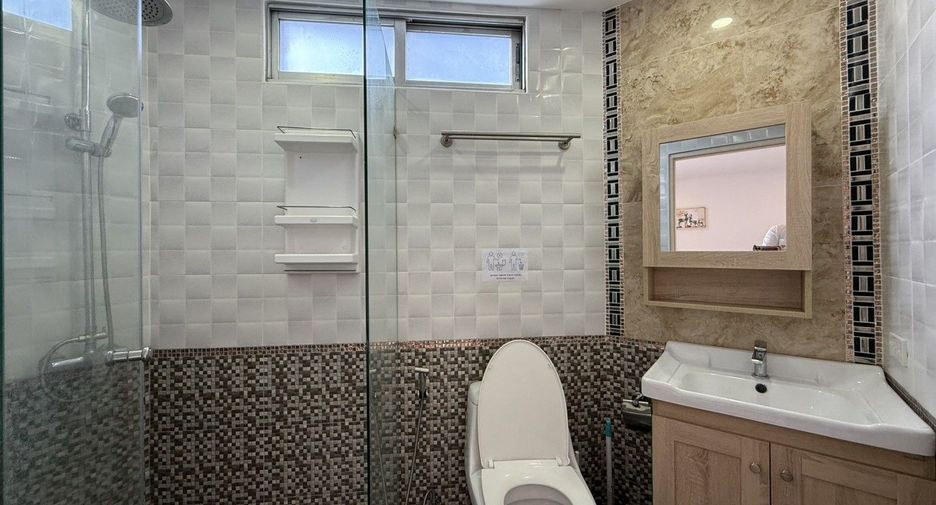 For rent 2 ベッドルーム condo in Watthana, Bangkok