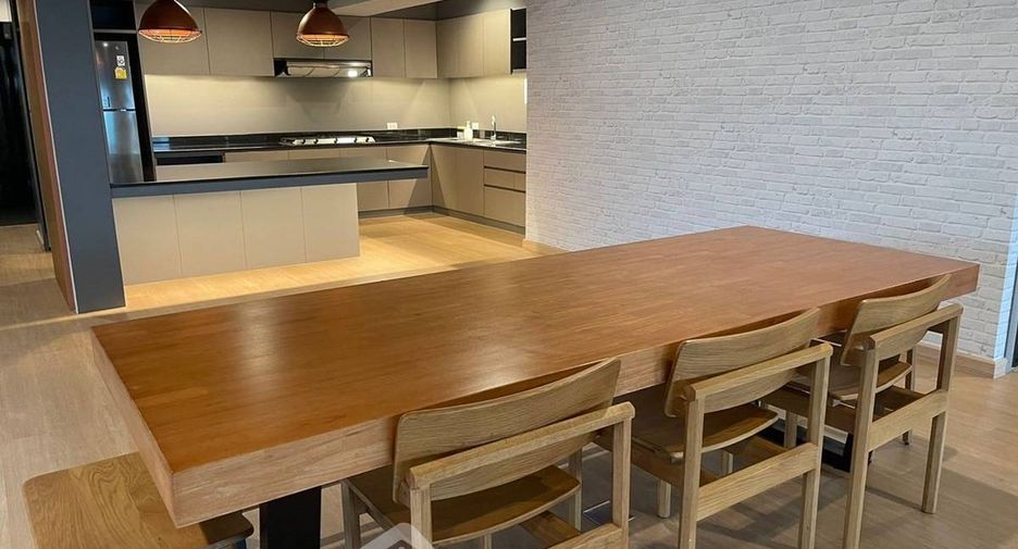 For rent 3 bedrooms apartment in Watthana, Bangkok