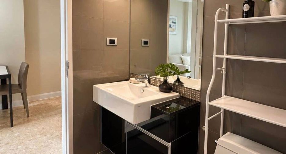 For rent 1 bed condo in Khlong Toei, Bangkok