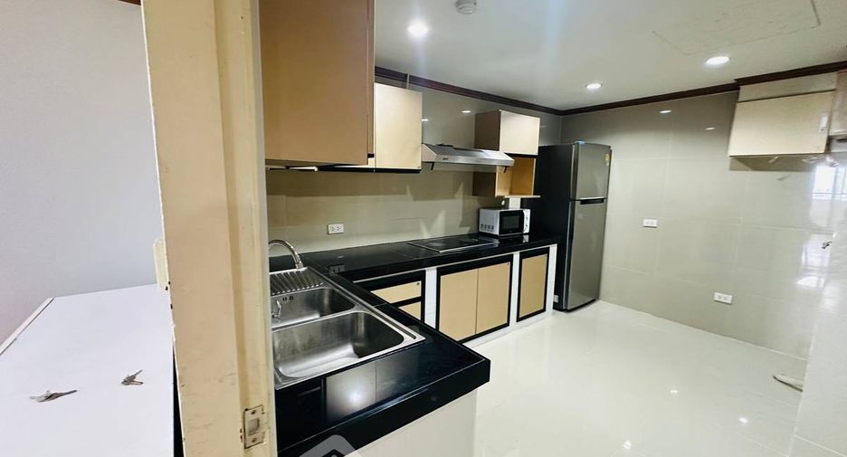 Condo en alquiler de 3 habitaciones en Suan Luang, Bangkok