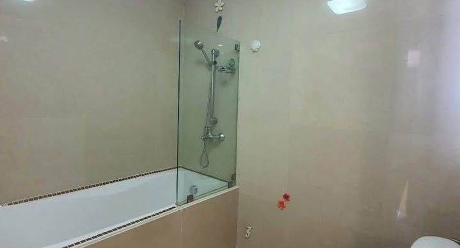 For rent 2 bedrooms condo in Sathon, Bangkok