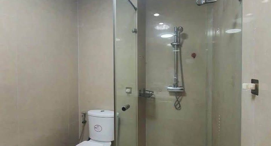 For rent 2 bedrooms condo in Sathon, Bangkok