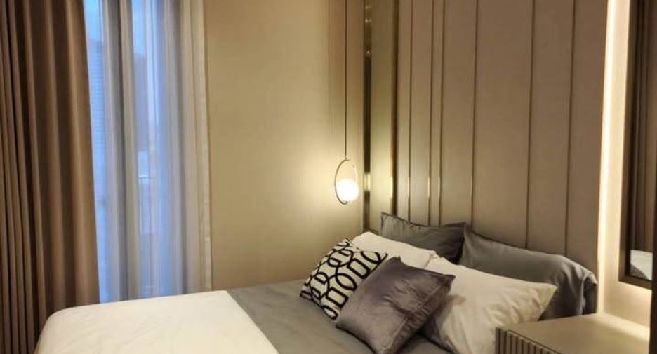Condo en alquiler de 2 habitaciones en Huai Khwang, Bangkok